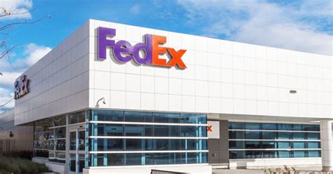 fedex store fargo